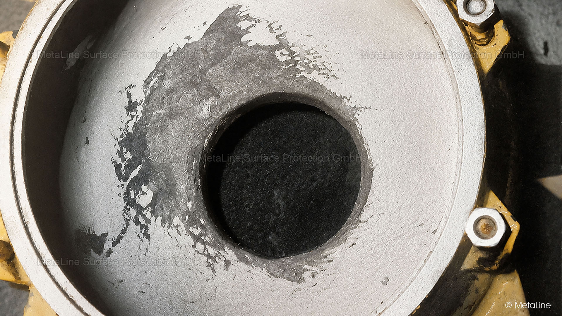 Composto de nivelamento de cerâmica - O tipo de nivelamento é um acabamento típico de “faça você mesmo”. O profissional reduziria o comprimento da borda. Não é ruim, mas infelizmente também não é o ideal. Por que estamos mostrando isso? Para que VOCÊ possa aprender com isso. Em que outro lugar de um site alguém é tão crítico consigo mesmo?