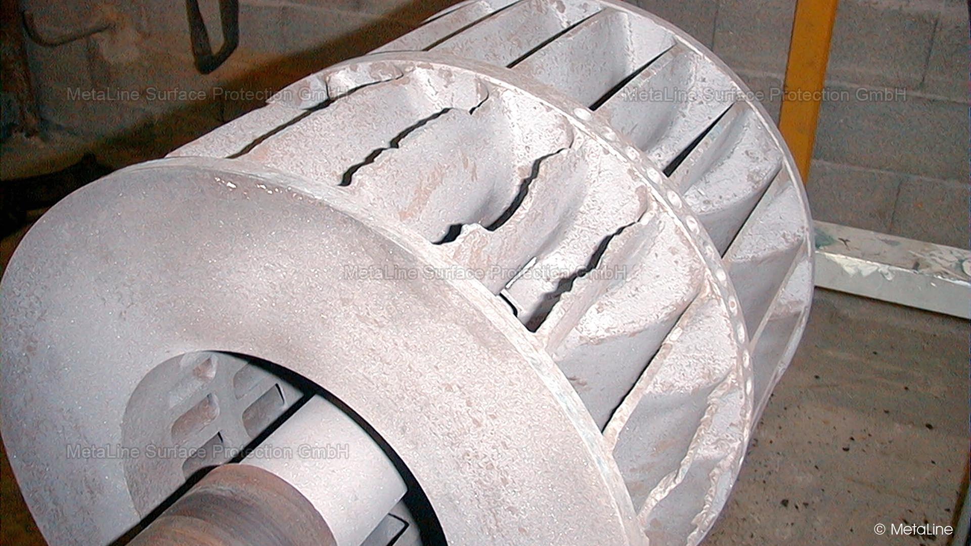 Réparation du rotor d'une pompe à vide - L'usure et l'érosion signifient une perte de puissance - qui coûte très cher dans une pompe à vide ! MetaLine est un partenaire très expérimenté lorsqu'il s'agit d'éviter de telles pertes. Depuis 1960 et donc plus longtemps que n'importe qui d'autre en Allemagne !