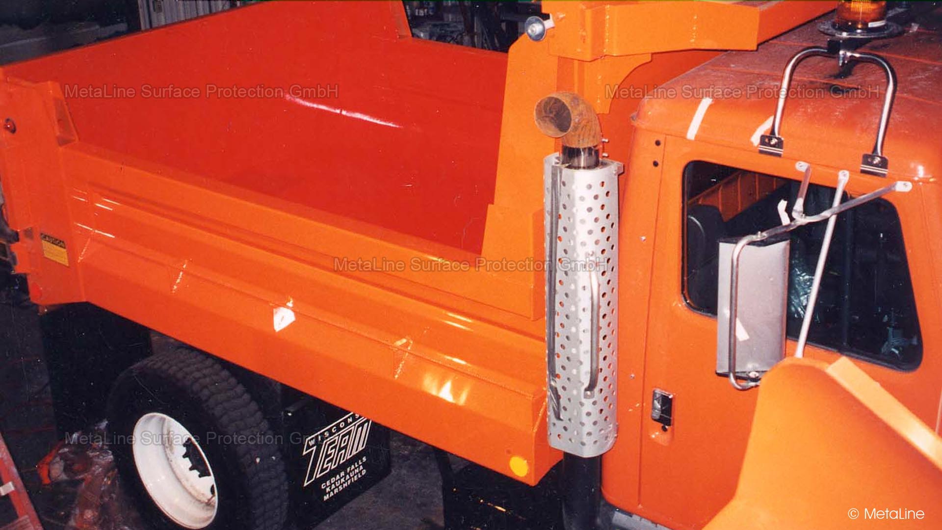 Rivestimento per autocarri - MetaLine è uno dei principali attori del settore municipale. Indipendentemente dal fatto che debba proteggere dagli urti o supportare uno scorrimento sicuro. I nostri rivestimenti sono in grado di supportare in modo ottimale la funzione del veicolo, senza incidere significativamente sul peso complessivo!