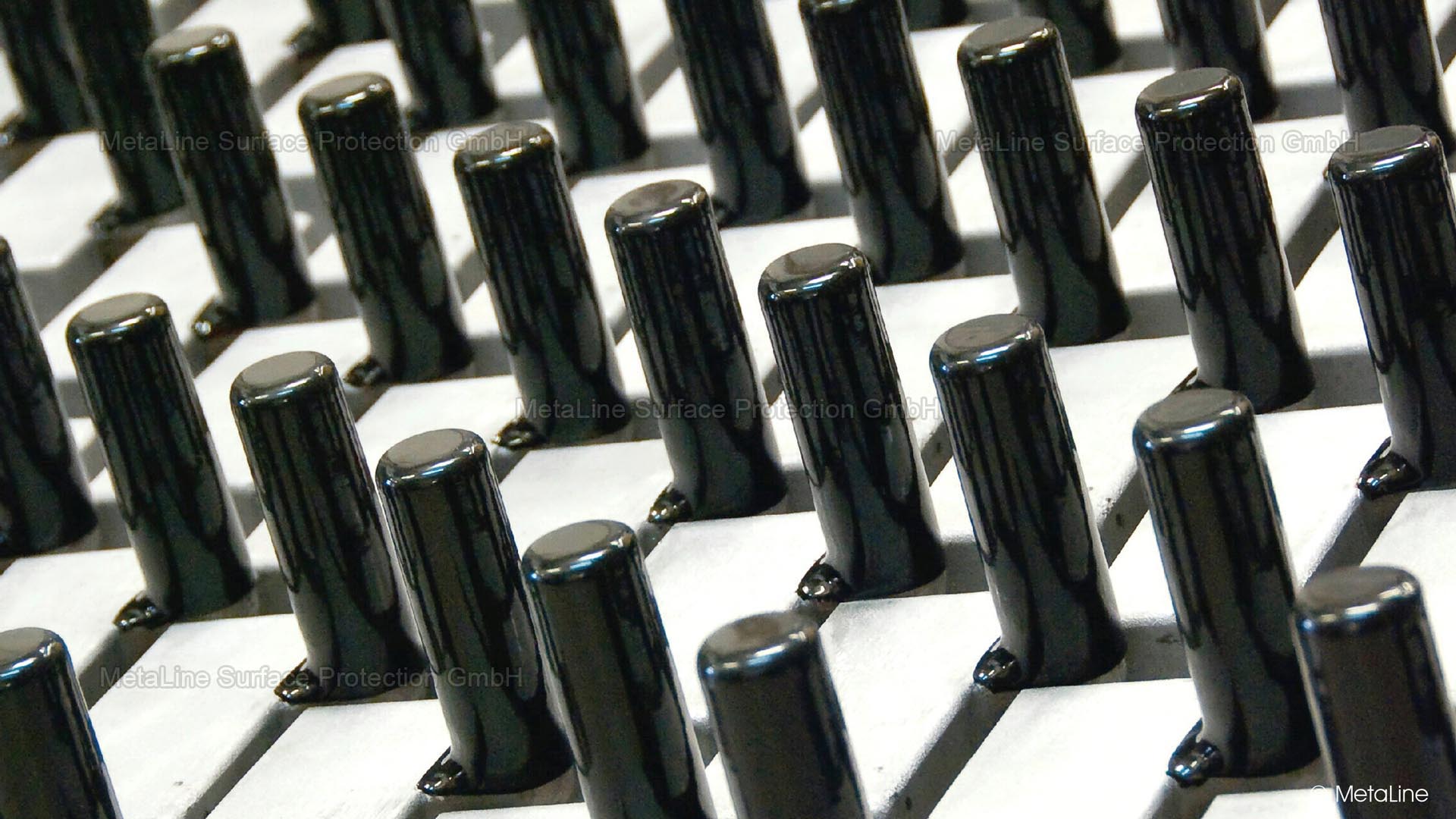 Agitator coating - with 5 mm (200 mils) MetaLine 785 coated bar mixers of a planetary agitator for ceramic compounds. The MetaLine process is sustainable: worn agitators can be repaired or recoated at any time