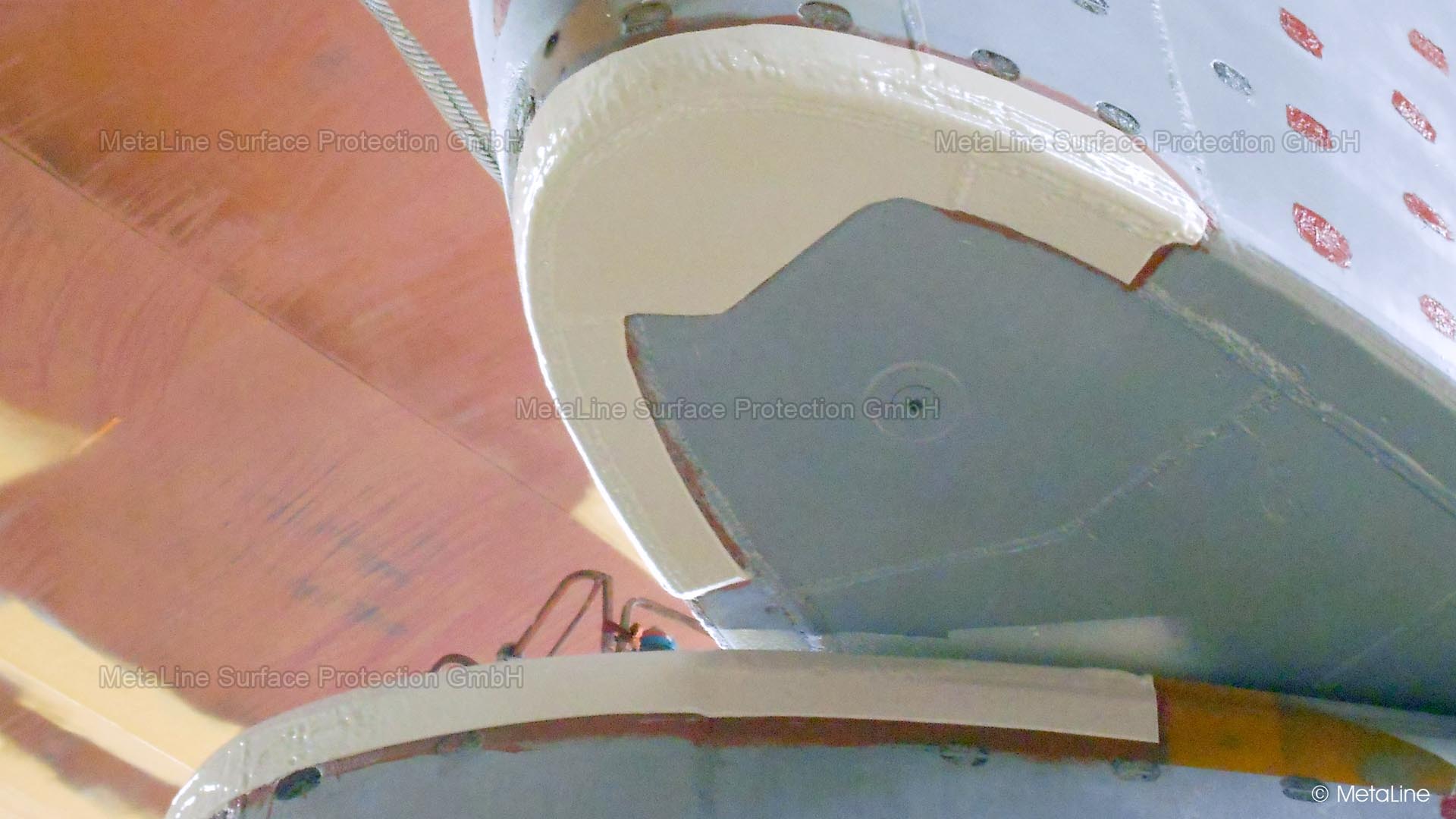 Cavitation protection coating - this application failed, of course! Because the user - contrary to our instructions - applied the elastomeric edges far too close to the load area. Frugality in completely the wrong place! Please ask us BEFORE - and not afterwards why it failed?
