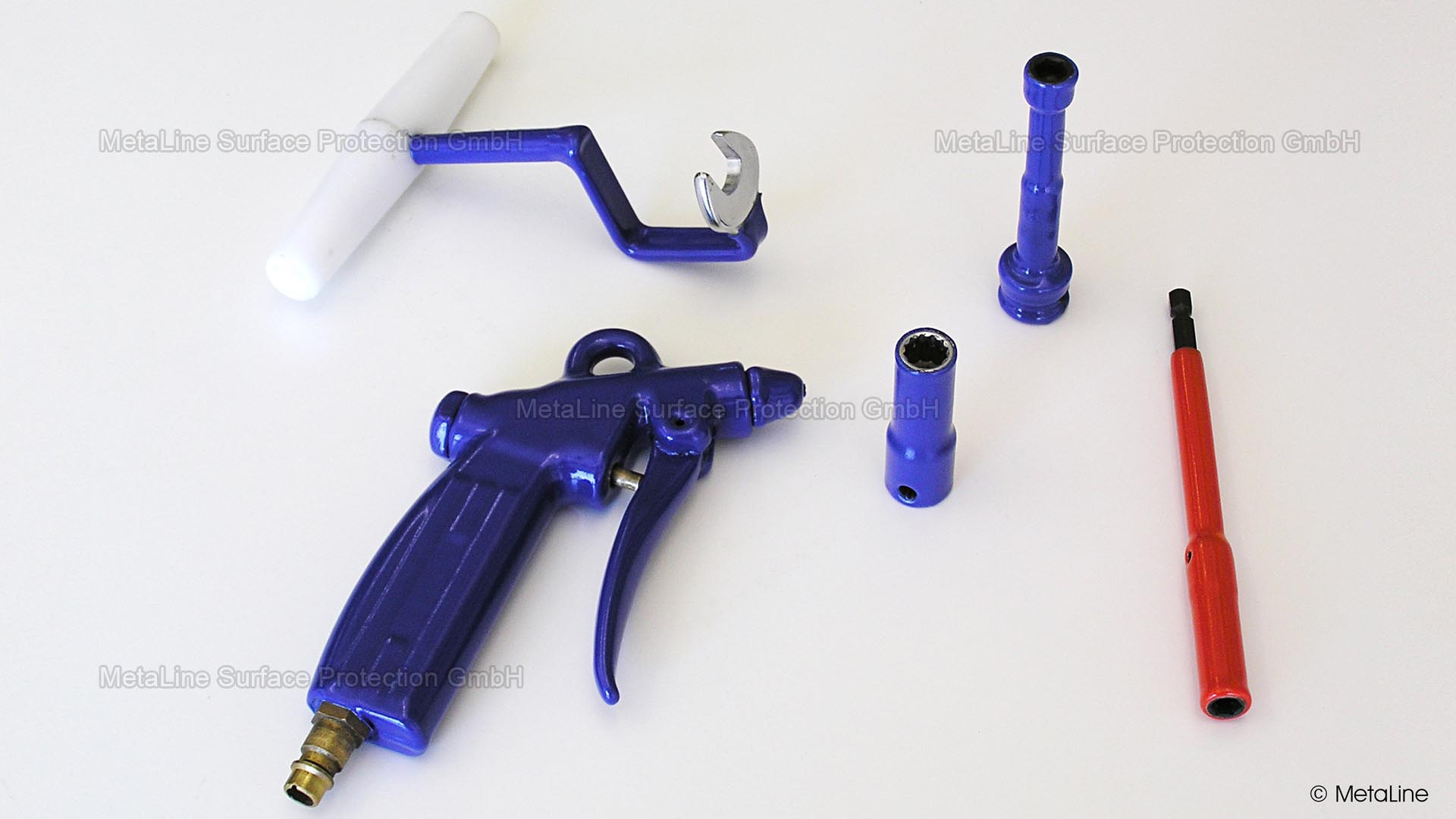 Revêtement d'outils - Petits outils revêtus en élastomère avec 1 mm de MetaLine 590 pour une utilisation dans la fabrication de voitures. Les différentes couleurs correspondent aux différentes séries. Souple avec une bonne prise en main pour un maintien sûr
