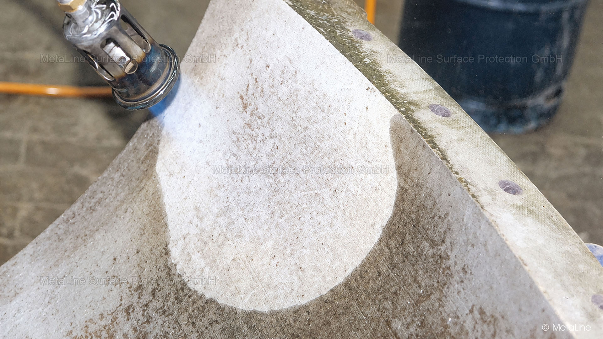 Porosidades do flange - a remoção e o preenchimento de porosidades superficiais sempre requerem preparação mecânica, limpeza capilar e secagem. Todo o resto é maquiagem!