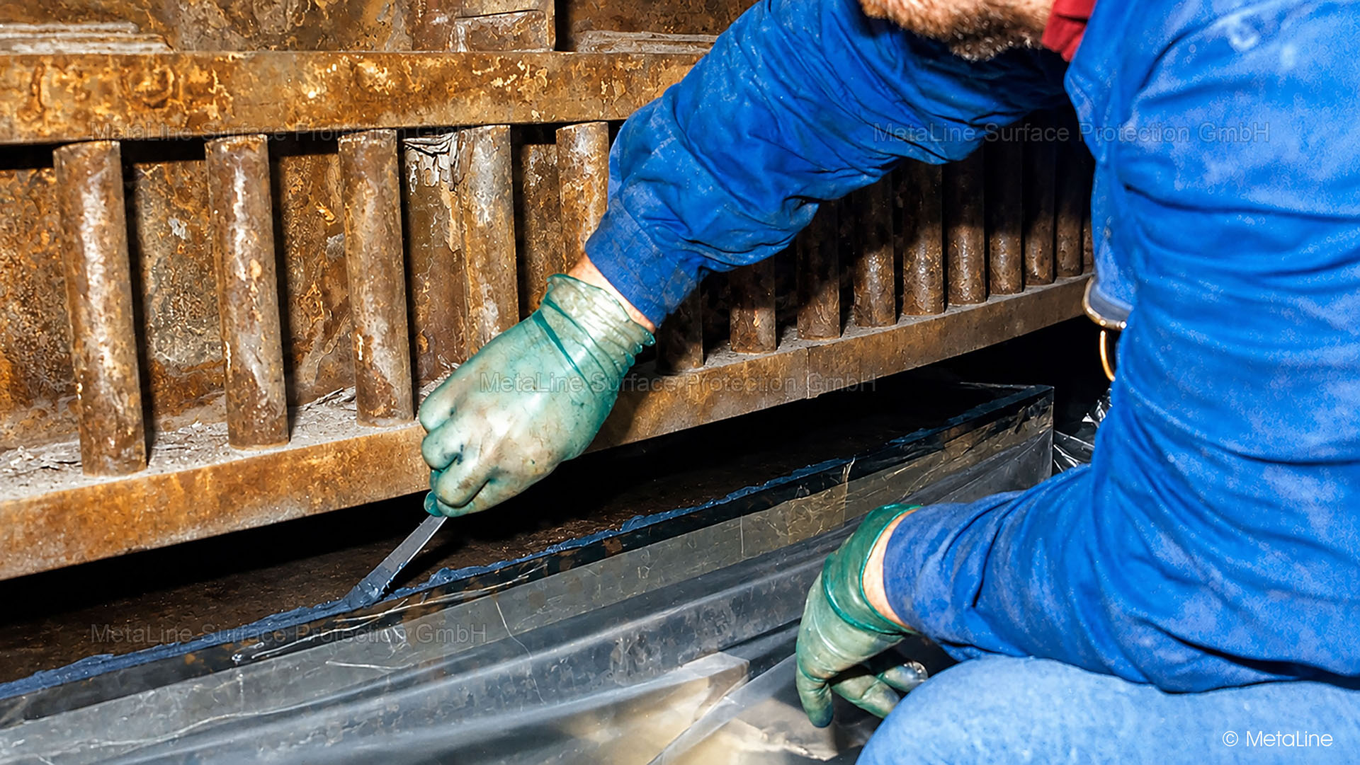 Preparações para medidas de vedação nas bordas, com Cerâmica de reparação MetaLine SXL, aplicável com espátula