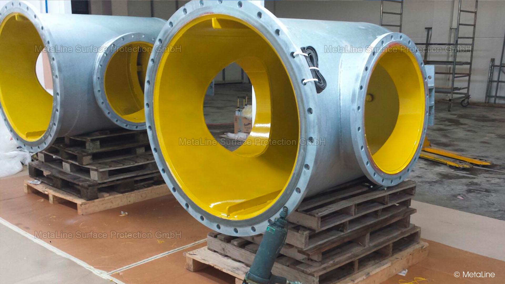 Filter box; Strainer; Seachest; Corrosion; Rubber coating; Coating; Wear; Repair; Sea water, salt water