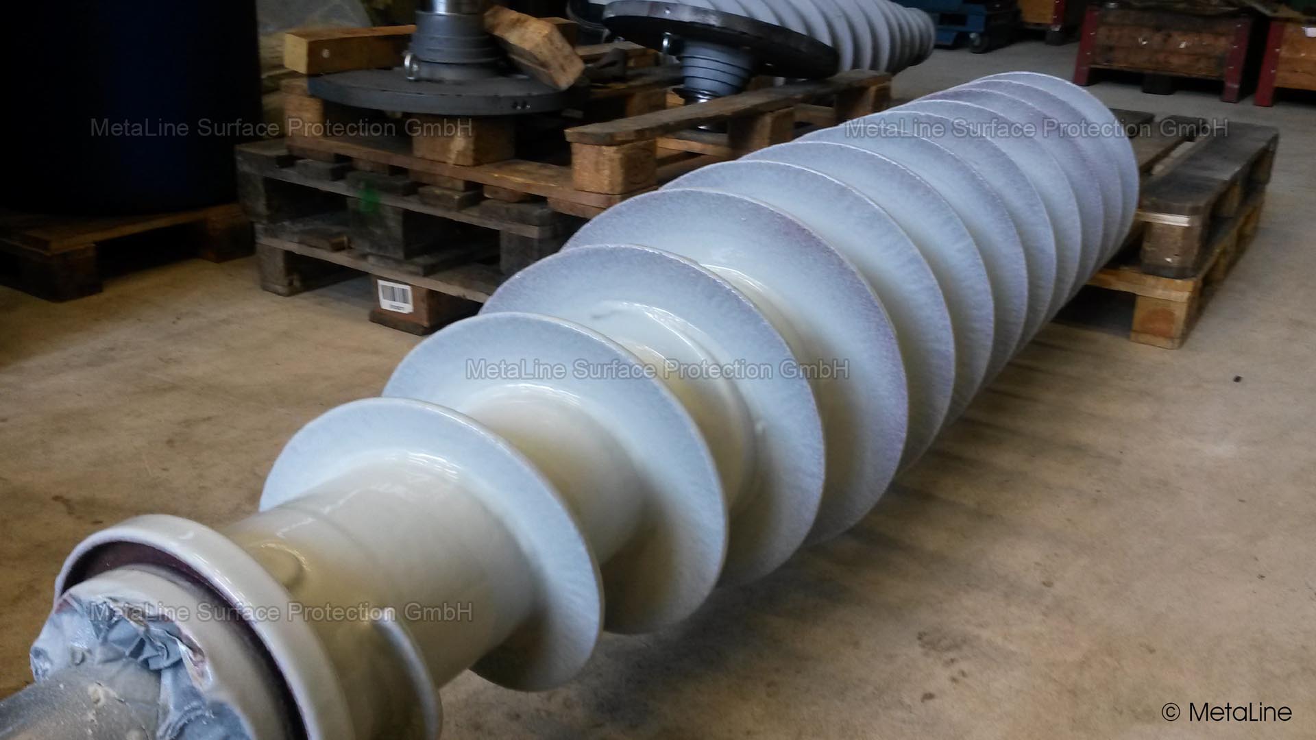 Revêtement pour centrifugeuse - une bonne solution pour certains fluides collants. MetaLine 795 comme revêtement caoutchouteux anti-adhérent dans la technique de séparation. Applicable jusqu'à une vitesse périphérique de 30 mètres par seconde et dans une plage de pH de 3-11