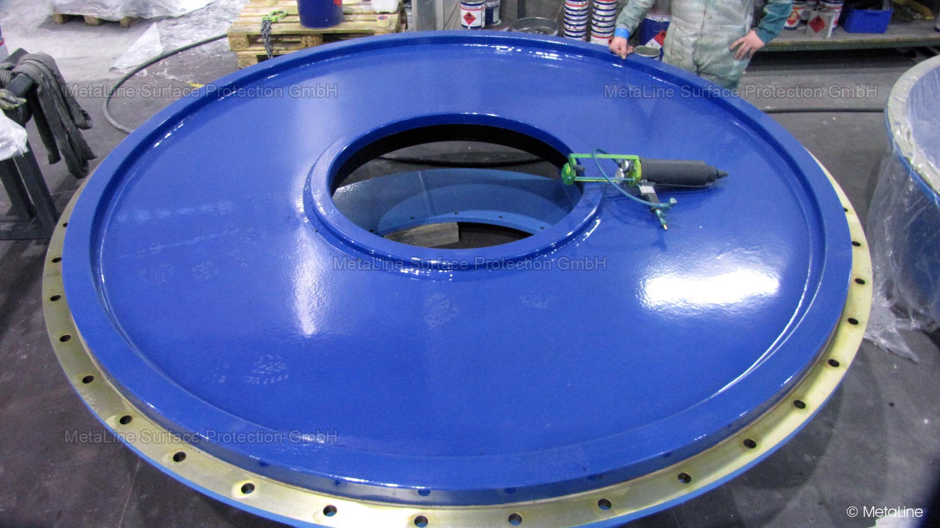 Revestimento de uma cúpula de tanque