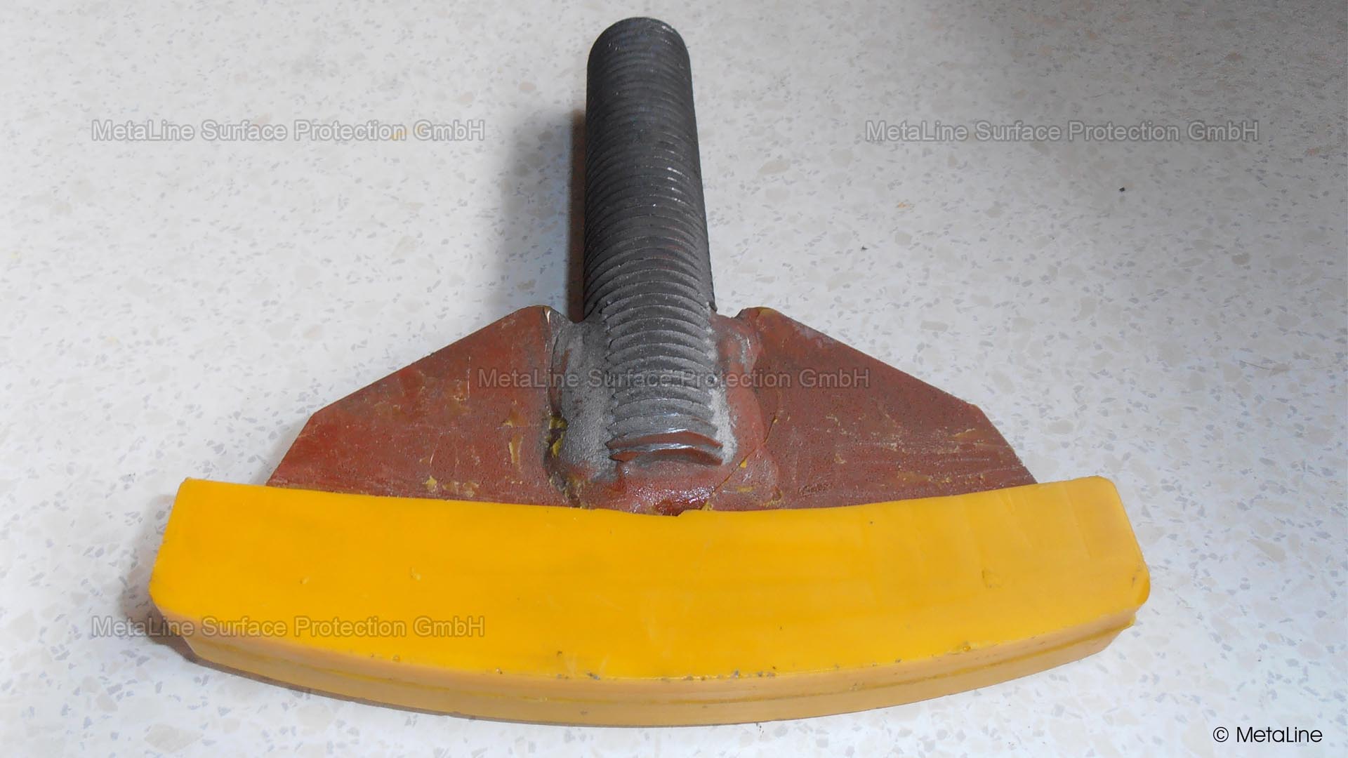 Mixer coating - MetaLine 785 as a professional casting variant on this interchangeable part of a mixer. Impressive in function, durable and, with a little attention to detail, you can even make it yourself