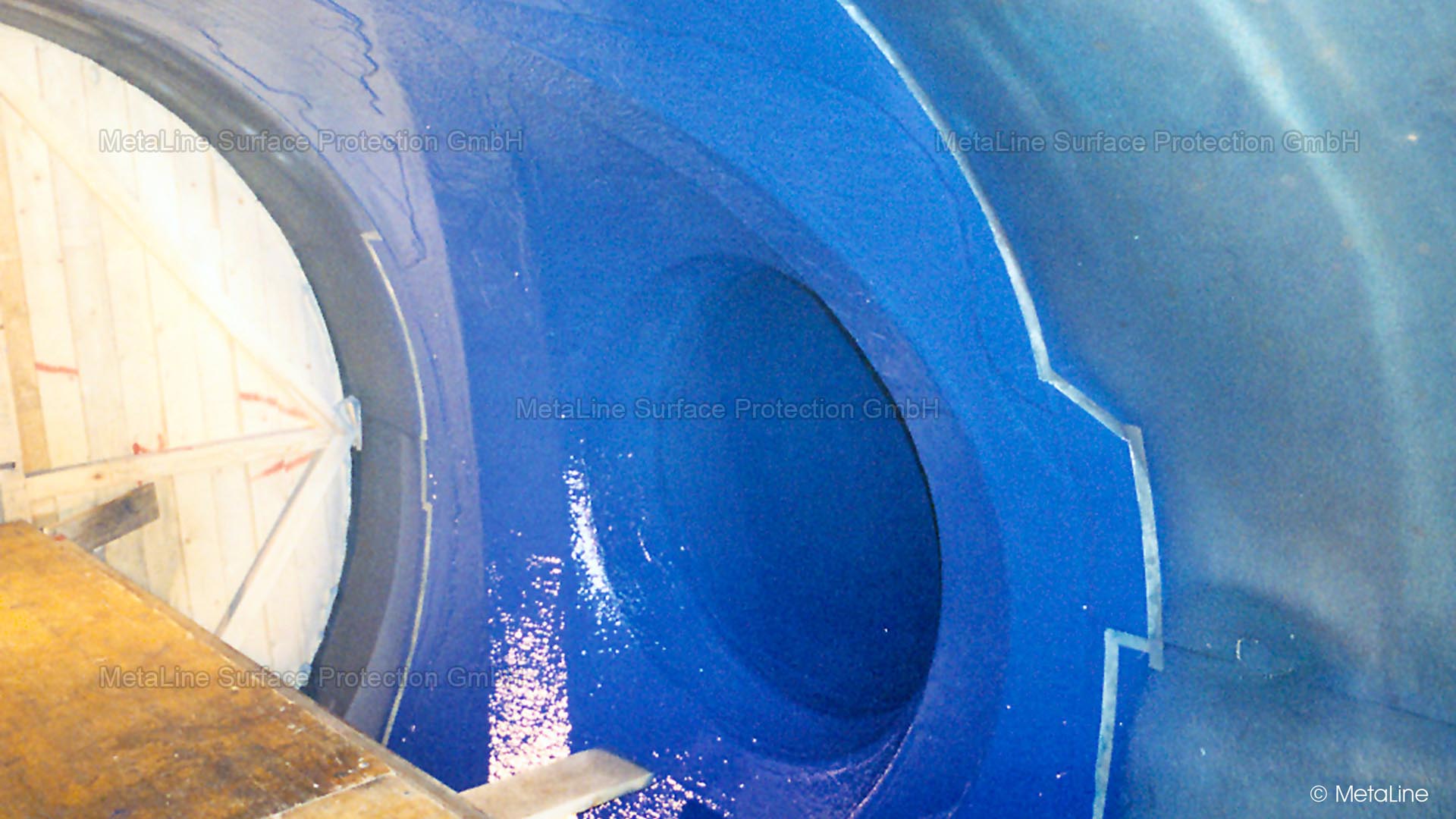 Rivestimento per turbine idrauliche - area di ingresso di un freno ad acqua di un fornitore austriaco di energia idroelettrica. Il rivestimento in elastomero MetaLine 785 da 3 mm è stato preferito all'armatura termosaldata per la sua maggiore resistenza alla cavitazione