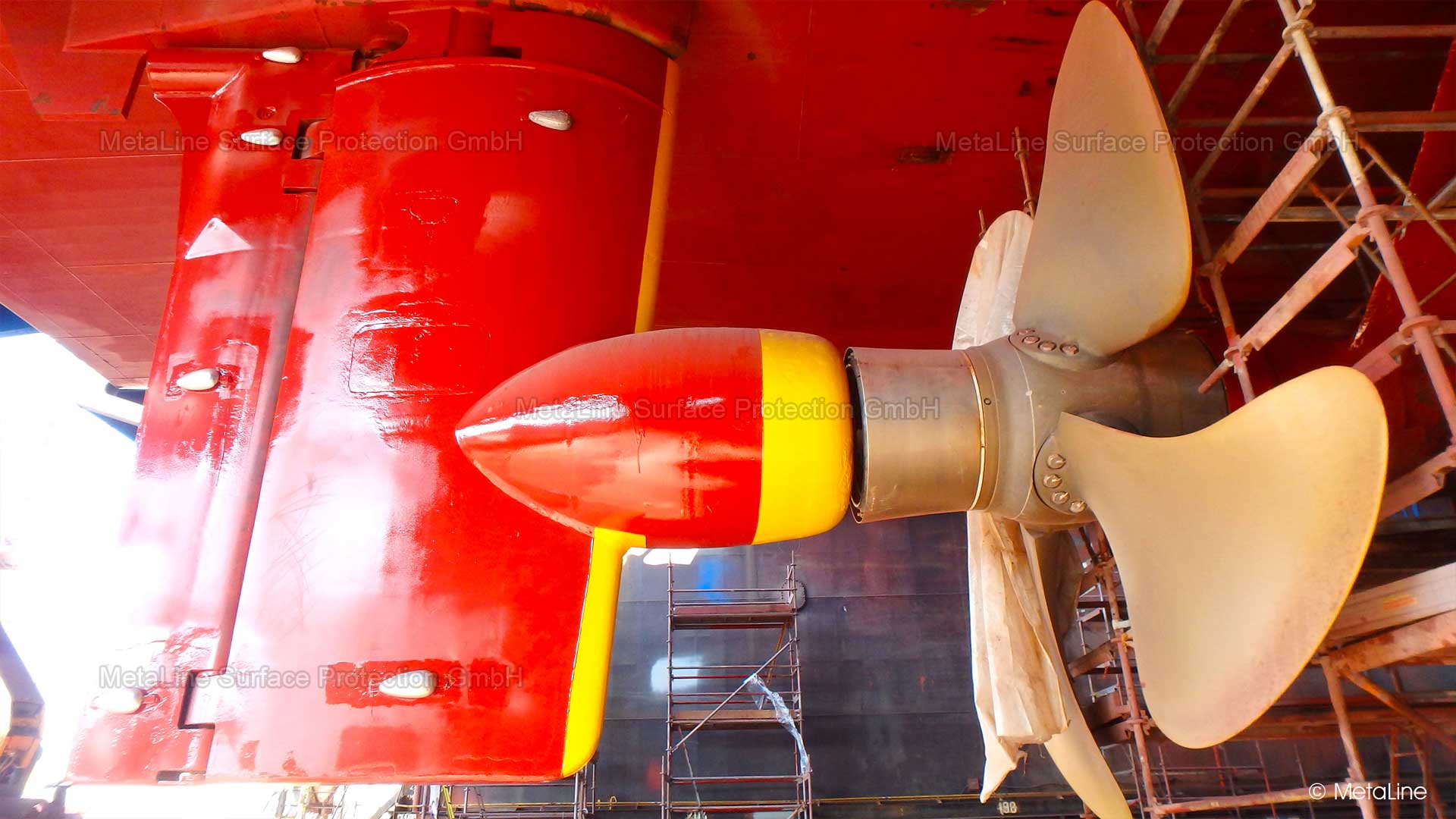Rudder blade coating - an excellent product requires equally excellent workmanship! This MetaLine 785 cavitation protection measure (yellow) is not for shipyard painters but for wear protection experts. The result is a service life that is currently absolutely unique!
