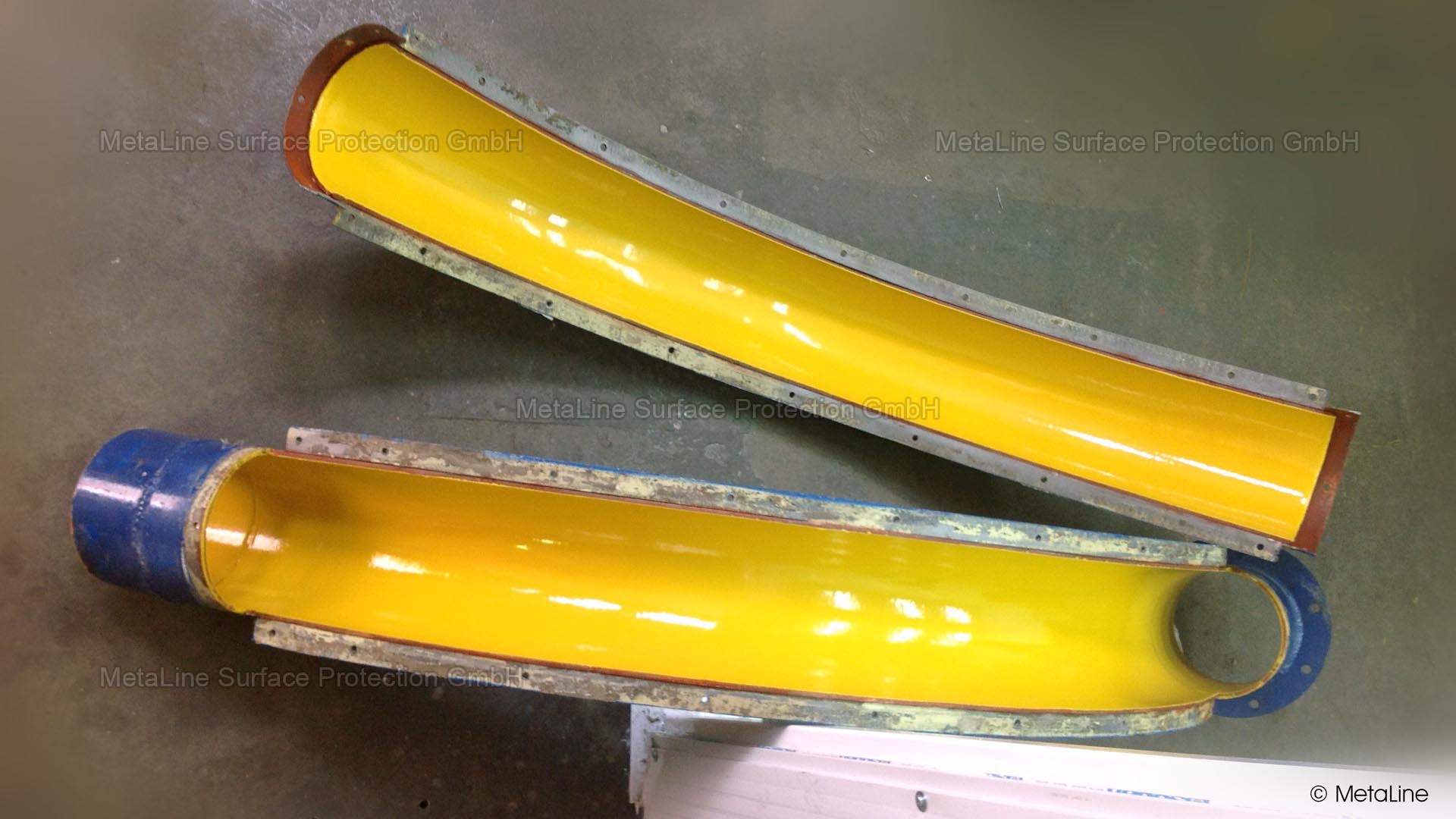 Wear protection in pipes - the perfect solution when enormous service lives are required on pipe bends subject to wear. A screwable outer wall coated with MetaLine 785 - which can be repaired at any time . . .