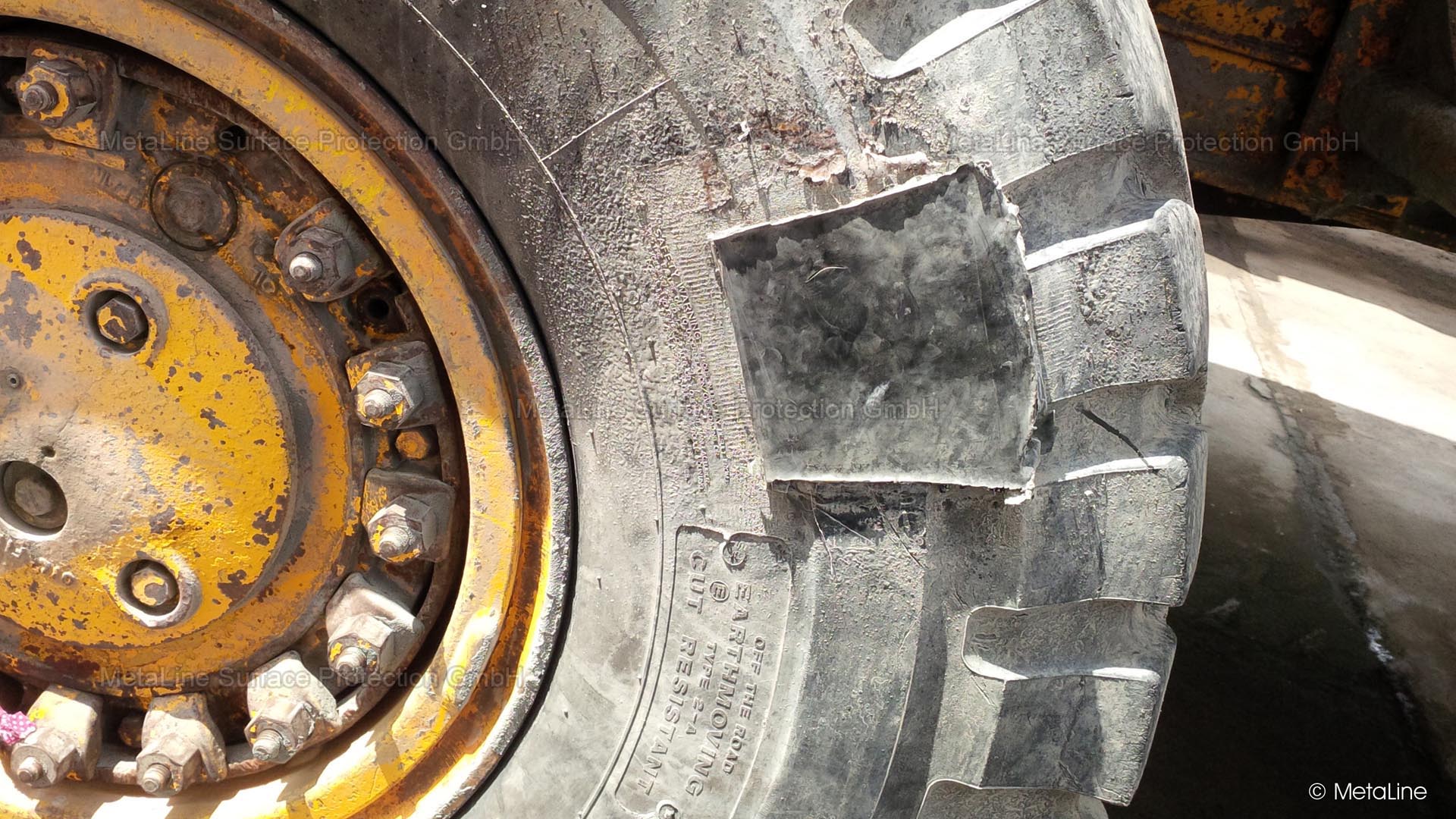 1305-0096M_OTR_tyre-repair
