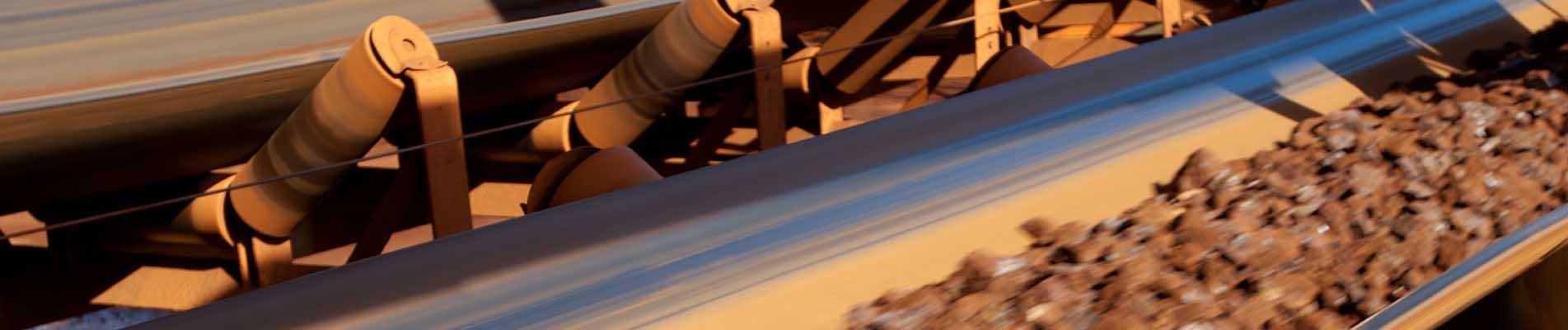 Fast curing repair materials for conveyor belts